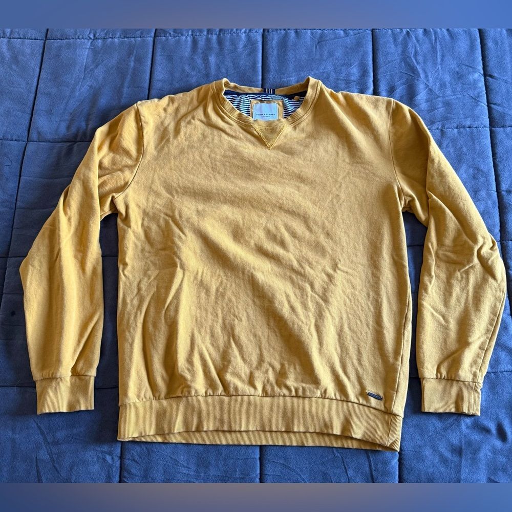 Denim & Flower Mustard V-Neck Sweater Size medium